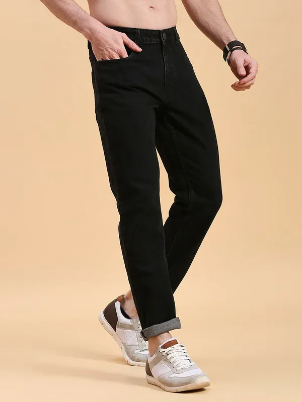 Black_Cotton_Blend_Jogger_Fit_Mid_Rise_Jeans_For_Men