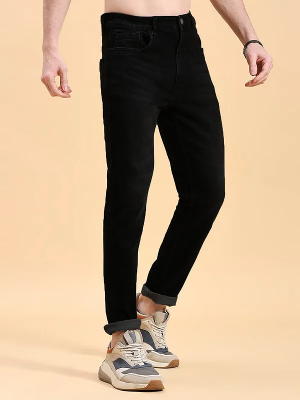Black_Cotton_Blend_Jogger_Fit_Mid_Rise_Jeans_For_Men