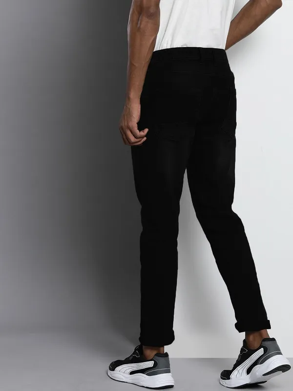 Black_Cotton_Blend_Jogger_Fit_Mid_Rise_Jeans_For_Men