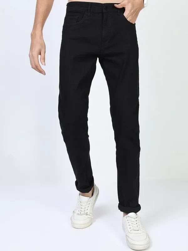 Black_Cotton_Blend_Jogger_Fit_Mid_Rise_Jeans_For_Men