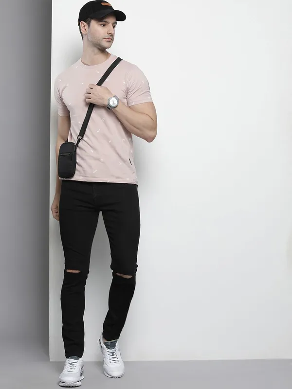 Black_Cotton_Blend_Jogger_Fit_Mid_Rise_Jeans_For_Men