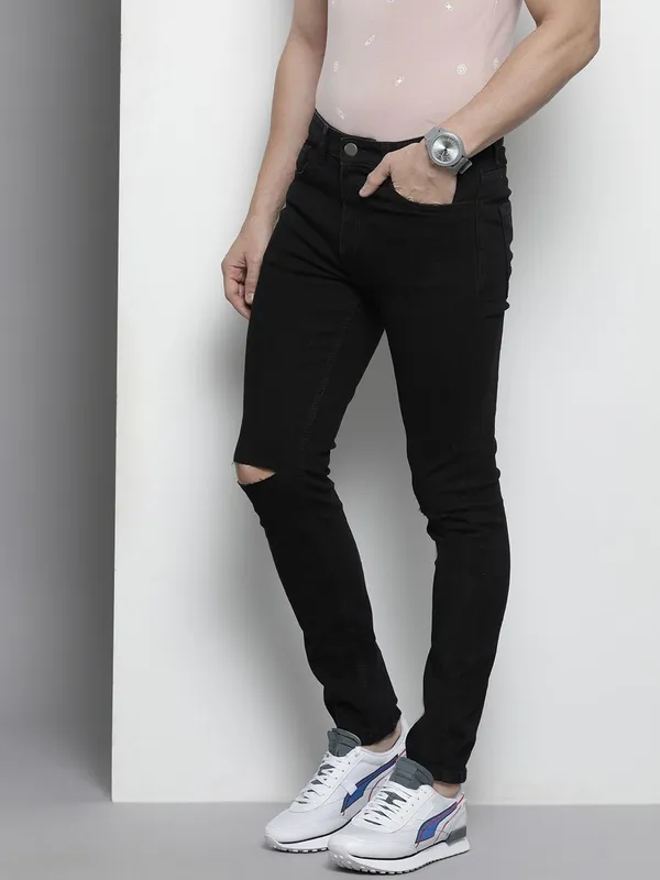 Black_Cotton_Blend_Jogger_Fit_Mid_Rise_Jeans_For_Men