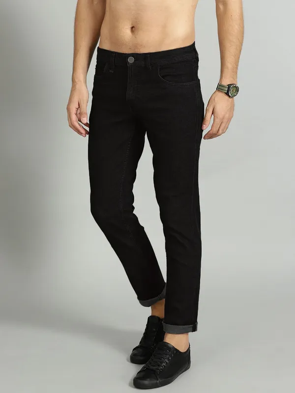 Black_Cotton_Blend_Jogger_Fit_Mid_Rise_Jeans_For_Men