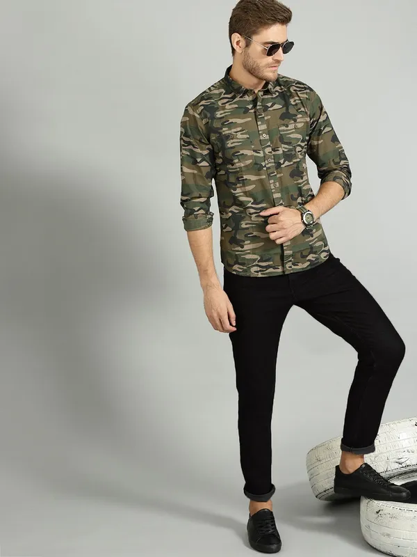 Black_Cotton_Blend_Jogger_Fit_Mid_Rise_Jeans_For_Men