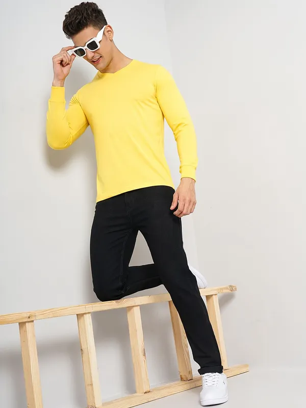 Black_Cotton_Blend_Jogger_Fit_Mid_Rise_Jeans_For_Men