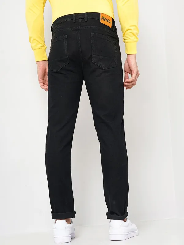 Black_Cotton_Blend_Jogger_Fit_Mid_Rise_Jeans_For_Men