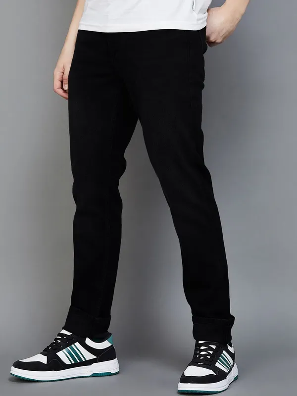 Black_Cotton_Blend_Jogger_Fit_Mid_Rise_Jeans_For_Men