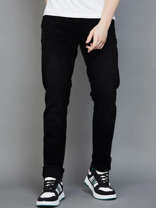 Black_Cotton_Blend_Jogger_Fit_Mid_Rise_Jeans_For_Men