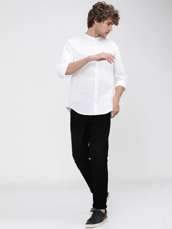 Black_Mid_Rise_Cotton_Blend_Jogger_Fit_Jeans_For_Men