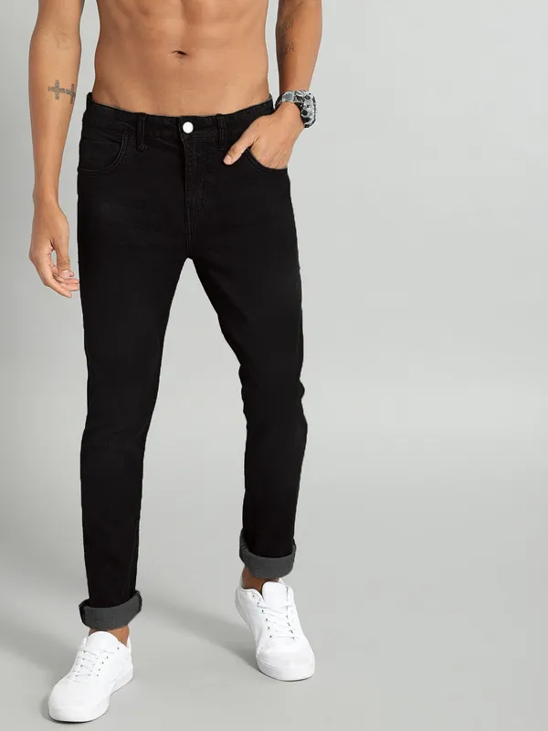 Black_Cotton_Blend_Jogger_Fit_Mid_Rise_Jeans_For_Men