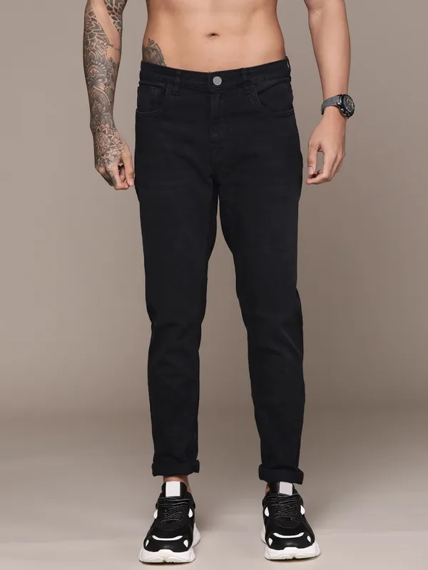 Black_Cotton_Blend_Slim_Mid_Rise_Jeans_For_Men