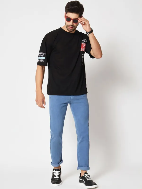Light_Blue_Cotton_Blend_Slim_Mid_Rise_Jeans_For_Men