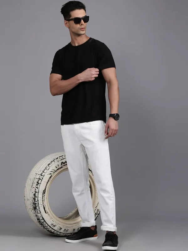 White_Cotton_Blend_Slim_Mid_Rise_Jeans_For_Men