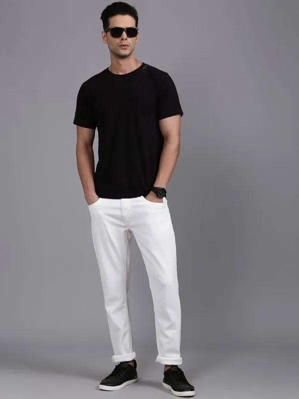 White_Cotton_Blend_Slim_Mid_Rise_Jeans_For_Men