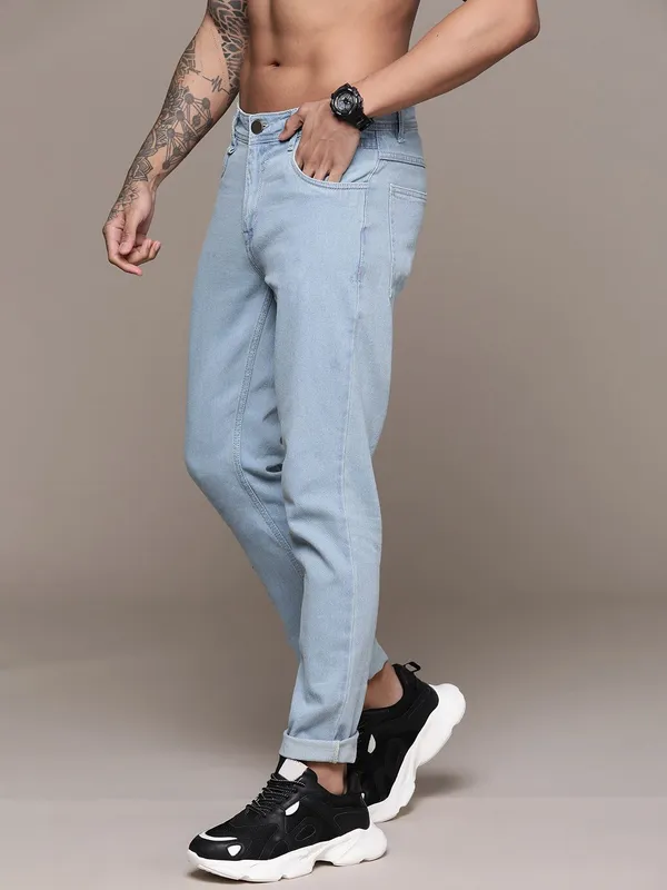 Light_Blue_Cotton_Blend_Slim_Mid_Rise_Jeans_For_Men