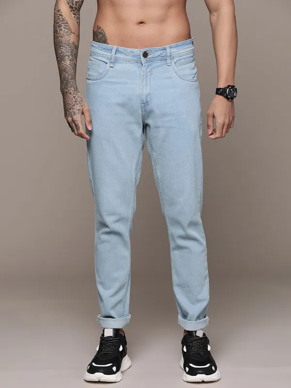 Light_Blue_Cotton_Blend_Slim_Mid_Rise_Jeans_For_Men