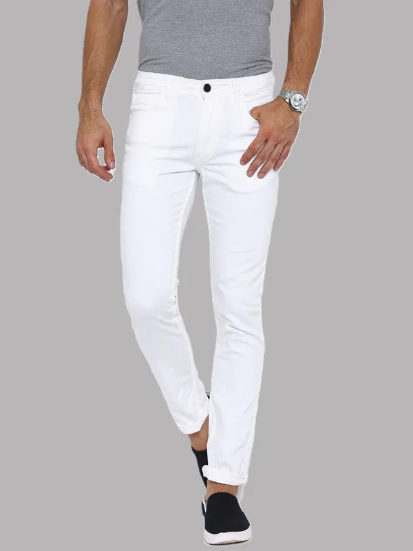 White_Cotton_Blend_Slim_Mid_Rise_Jeans_For_Men
