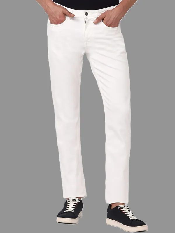 White_Cotton_Blend_Slim_Mid_Rise_Jeans_For_Men