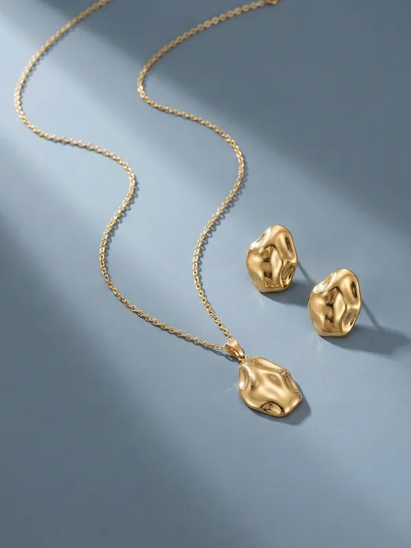 Golden_Ad_Metal_Chic_Ad_Korean_Pendant
