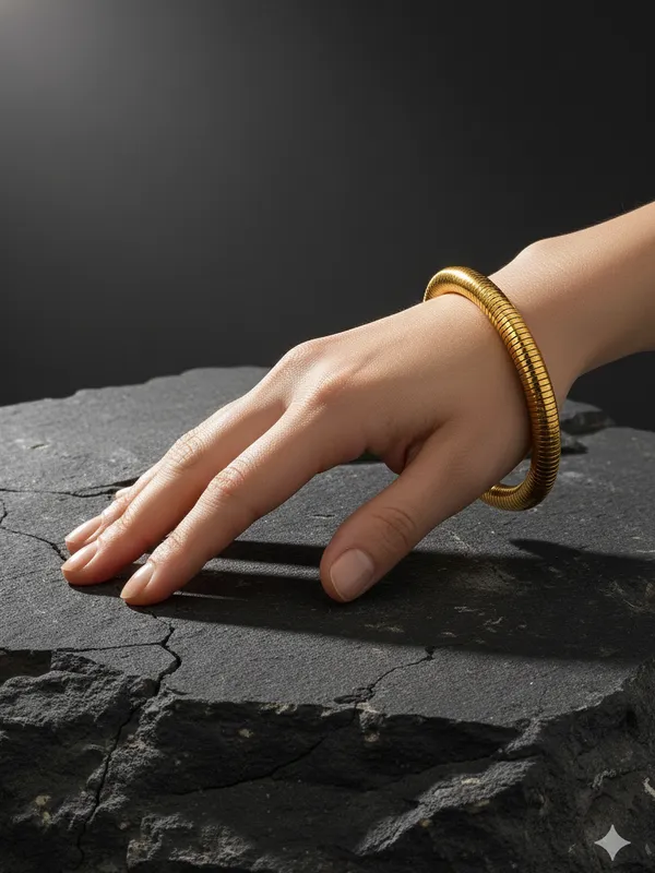 Golden_Plated_Flexible_Tubogas_Bracelet_For_Women