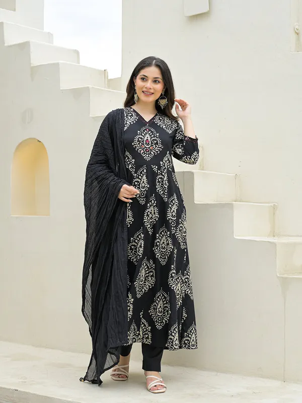 Black_Cotton_Anarkali_Kurta_Pant_Set_With_Dupatta_For_Women