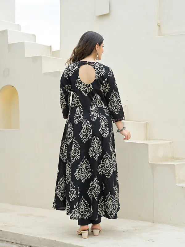 Black_Cotton_Anarkali_Kurta_Pant_Set_With_Dupatta_For_Women