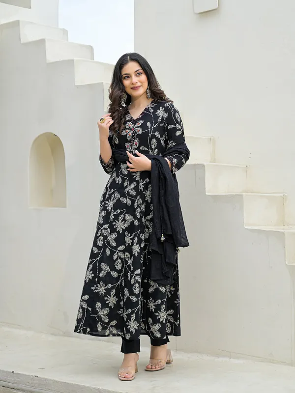Black_Cotton_Anarkali_Kurta_Pant_Set_With_Dupatta_For_Women