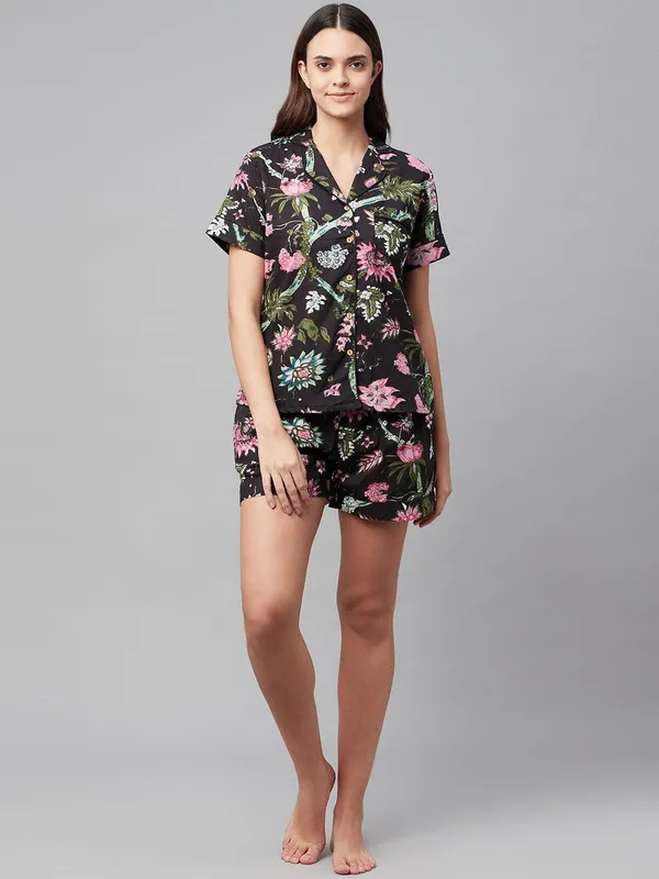 Black_Cotton_Floral_Print_Night_Suit_For_Women
