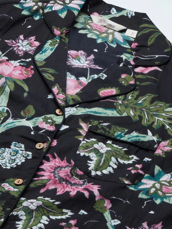 Black_Cotton_Floral_Print_Night_Suit_For_Women