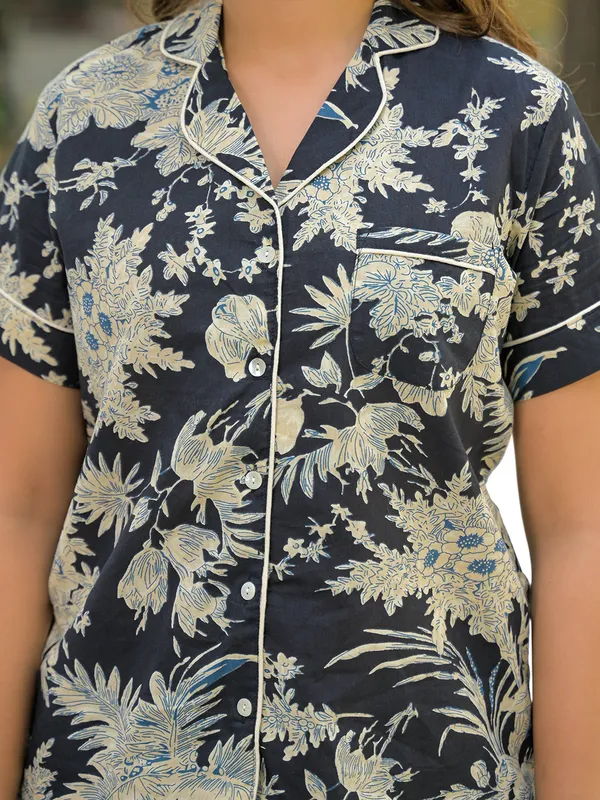 Black_Floral_Print_Cotton_Night_Suits_For_Women