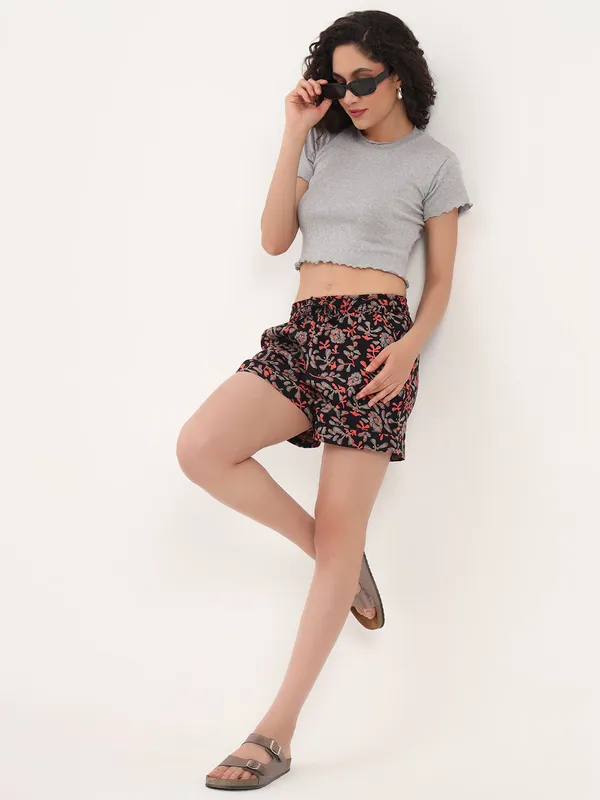 Black_Floral_Print_Cotton_Shorts_For_Women
