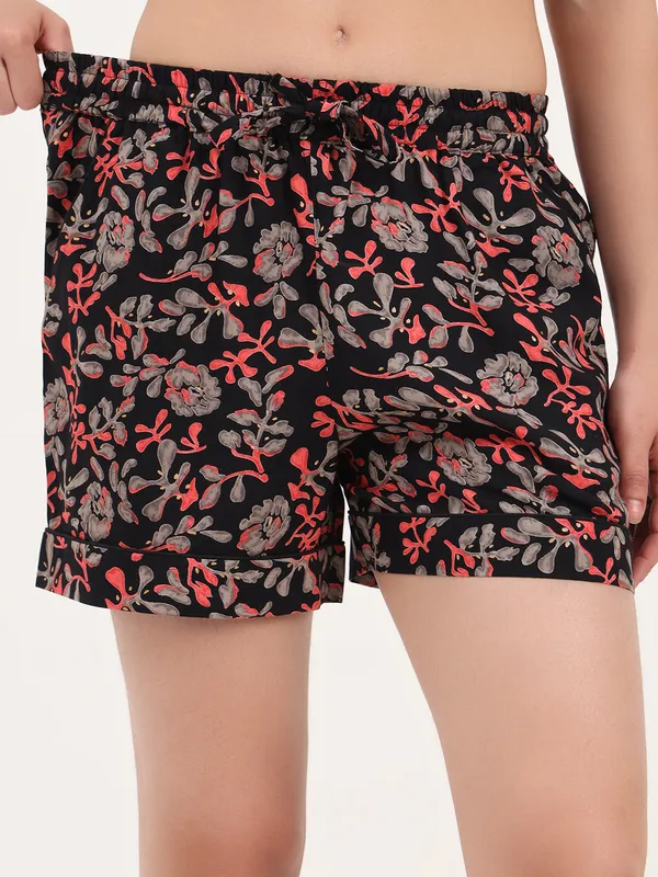 Black_Floral_Print_Cotton_Shorts_For_Women