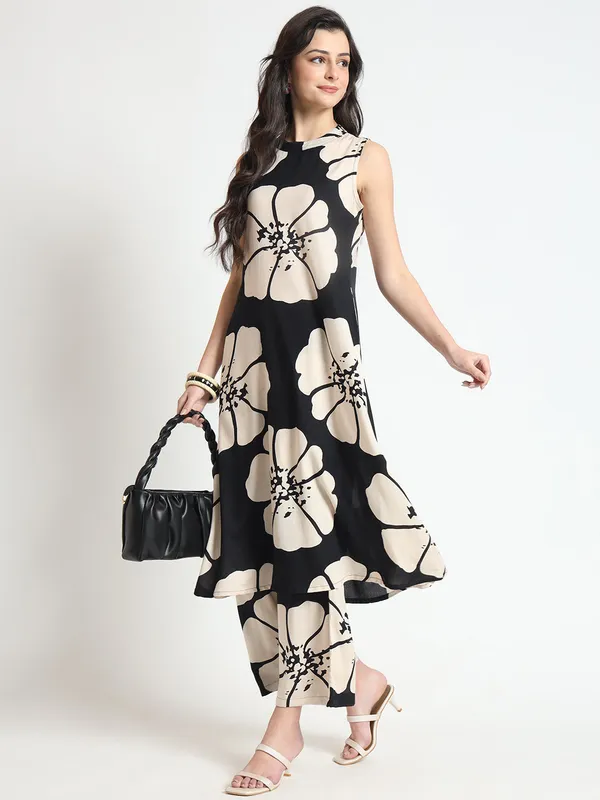 Black_Floral_Print_Rayon_Sleeveless_Co-Ord_Set_For_Women