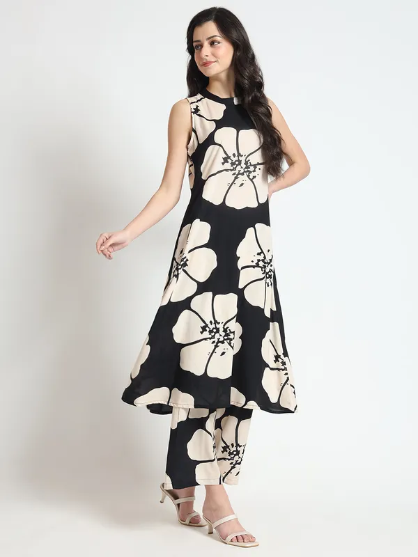 Black_Floral_Print_Rayon_Sleeveless_Co-Ord_Set_For_Women