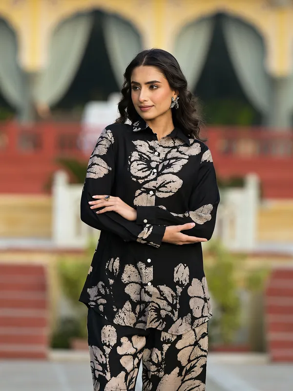 Black_Hand_Painted_Muslin_Co-Ord_Set_For_Women