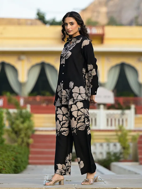 Black_Hand_Painted_Muslin_Co-Ord_Set_For_Women