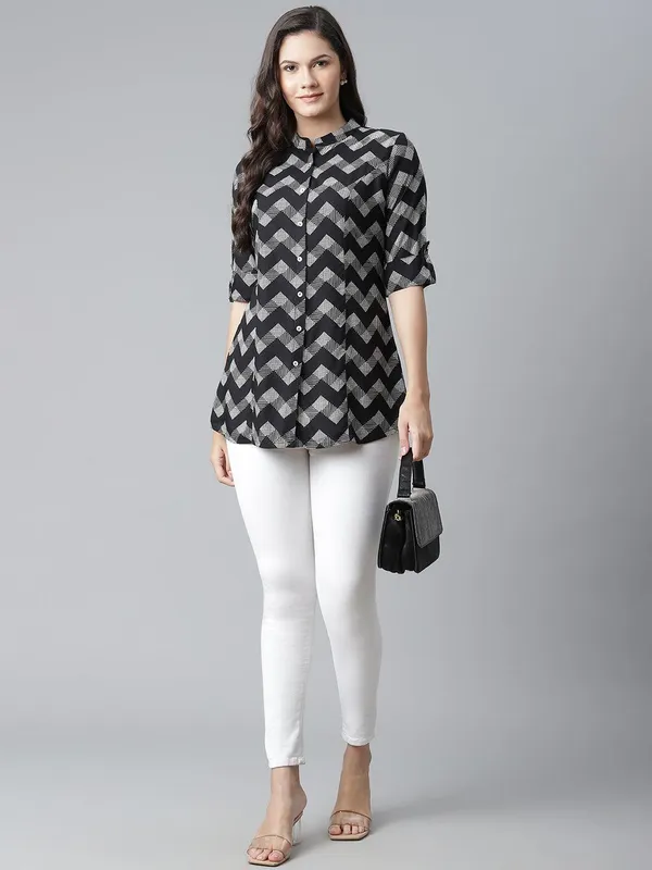 Black_Rayon_Zigzag_Print_Shirt_Style_Top_For_Women