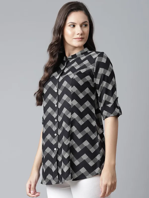 Black_Rayon_Zigzag_Print_Shirt_Style_Top_For_Women