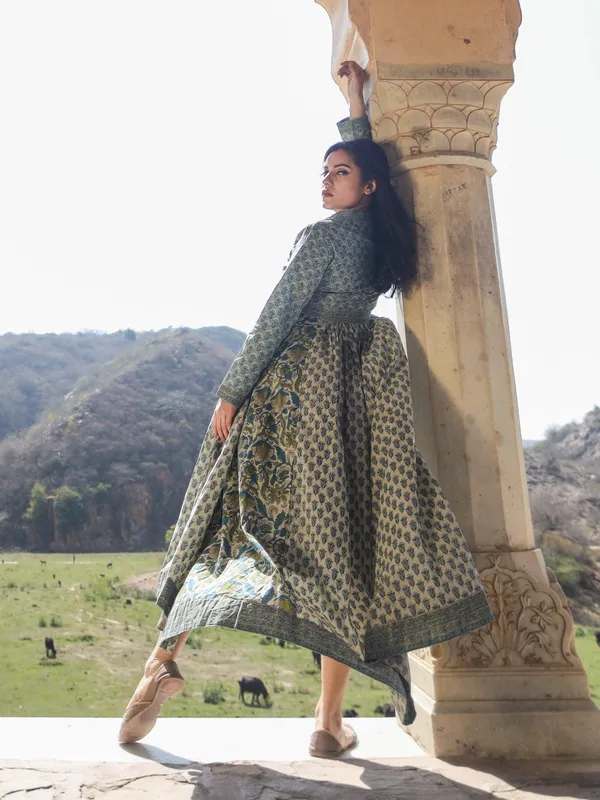 Multicolor_Block_Print_Mulmul_Kurta_For_Women