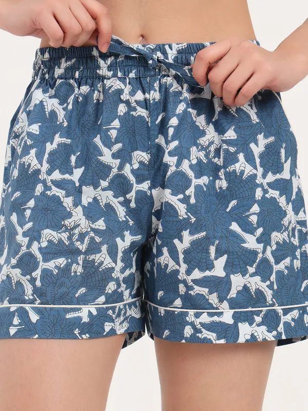 Blue_Floral_Print_Cotton_Shorts_For_Women