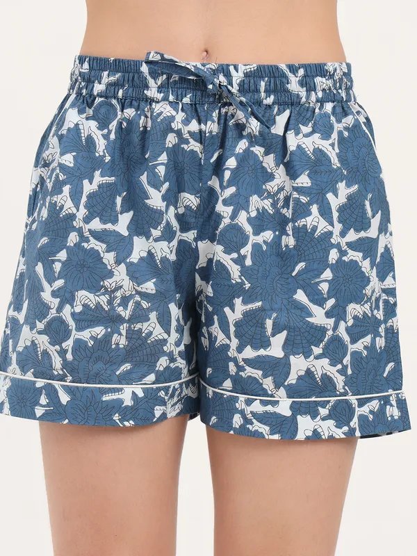 Blue_Floral_Print_Cotton_Shorts_For_Women