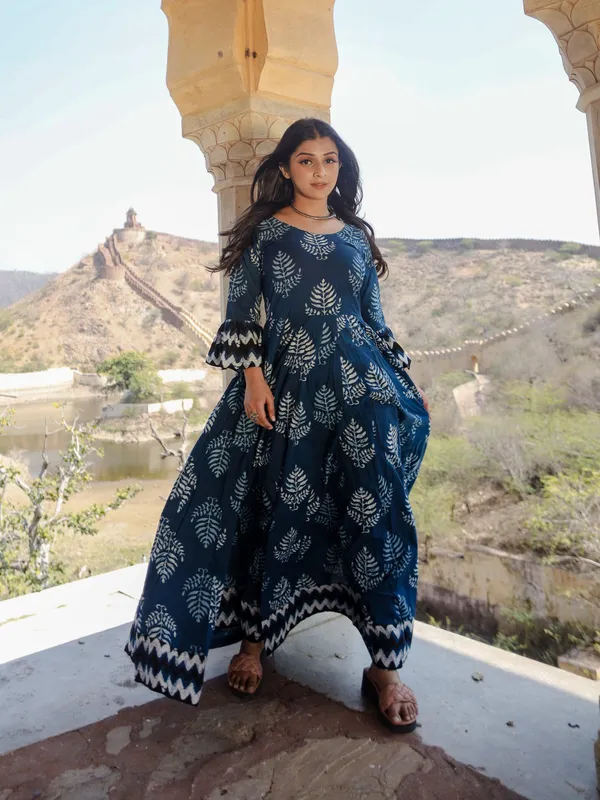 Blue_Long_Cotton_Anarkali_For_Women