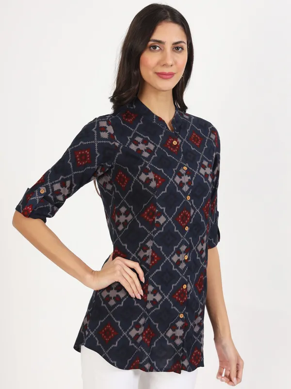 Blue_Geometric_Printed_Rayon_Top_For_Women