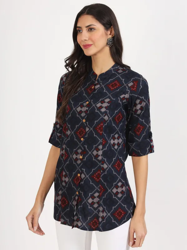 Blue_Geometric_Printed_Rayon_Top_For_Women