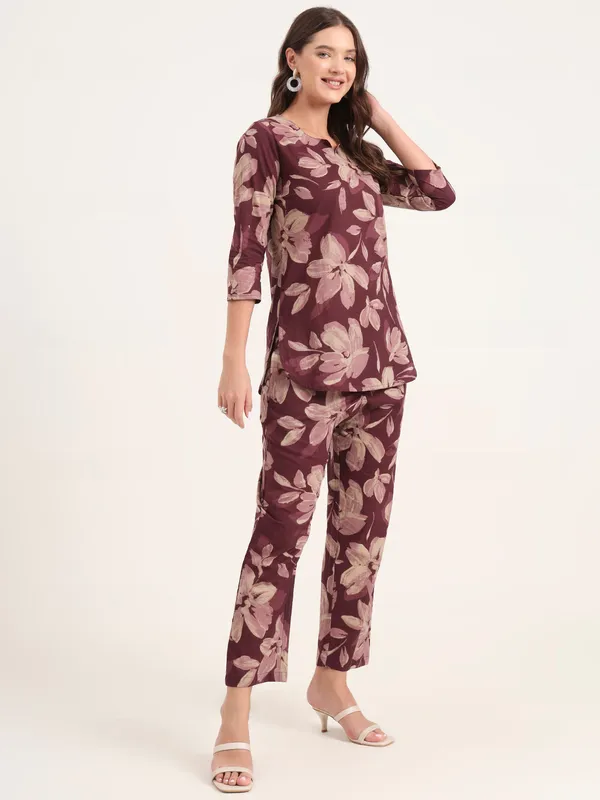 Burgundy_Printed_Cotton_Night_Suit_Set_For_Women