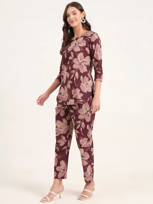 Burgundy_Printed_Cotton_Night_Suit_Set_For_Women
