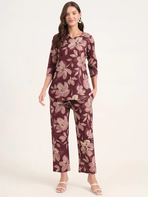 Burgundy_Printed_Cotton_Night_Suit_Set_For_Women