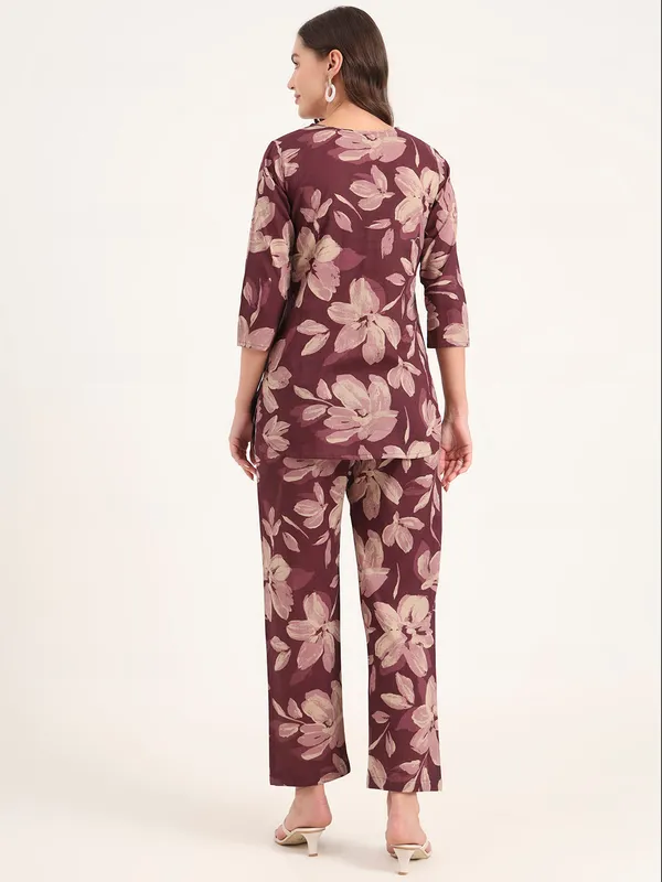 Burgundy_Printed_Cotton_Night_Suit_Set_For_Women