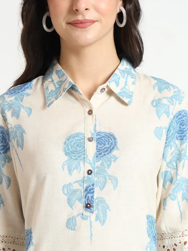 Cream_Blue_Floral_Print_Cotton_Fabric_A-Line_Kurta_For_Women