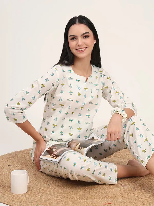 Cream_Cotton_Printed_Night_Suit_Set_For_Women